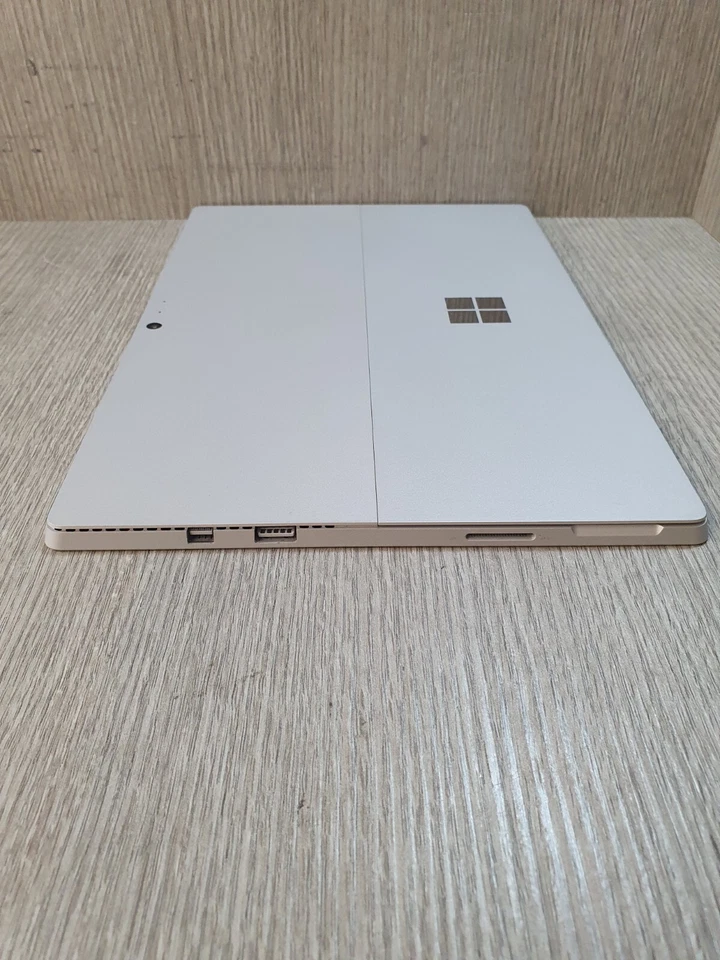 Microsoft Surface Pro 4 12.3" M3-6Y30 @ 0.9GHz 4GB RAM 128GB SSD Grade B EG1809 - Image 4 of 4