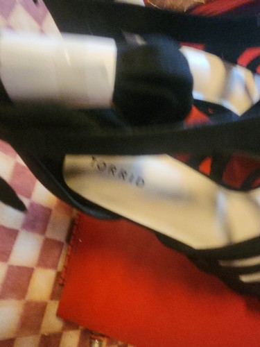 Torrid Größe 11 W Damenschuhe Schuhe SCHWARZ Riemen offene Zehenpartie Cross Kommode - Bild 3 von 7
