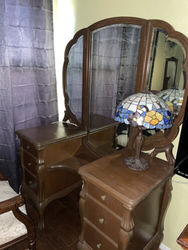Vintage Solid Wood Trifold Mirror, Brown Vanity Dresser With Mirror