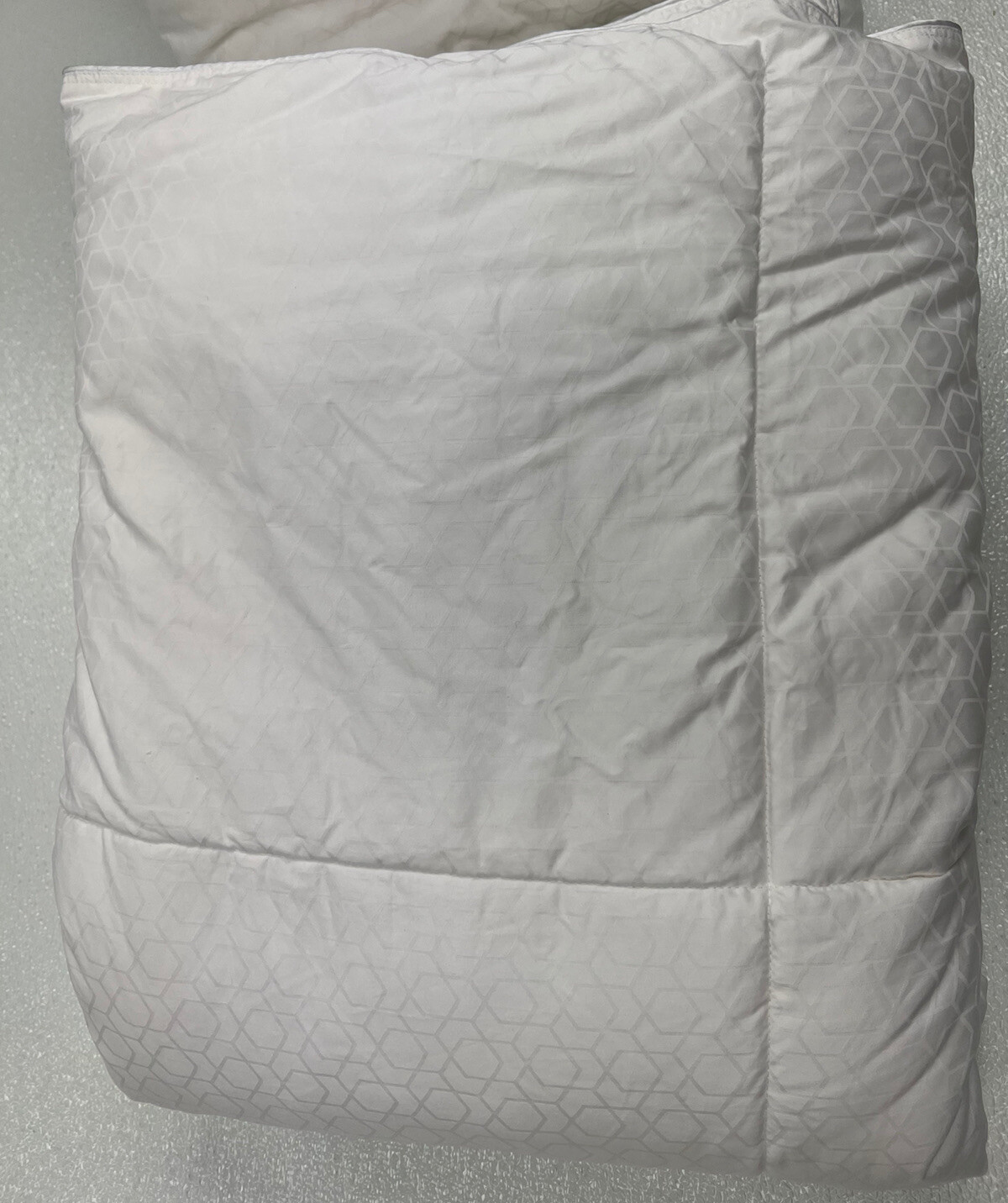 Hotel Collection Primaloft Luxury Alternative F/Q Comforter Preowned W