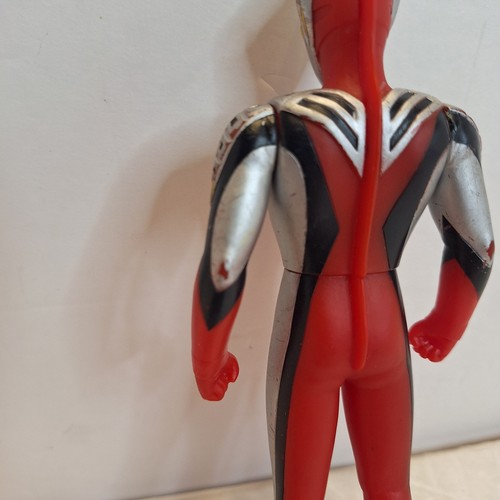 Figura Vinilo Suave Ultraman Justice 6.5" Ultra Hero Series Monster - Imagen 6 de 9