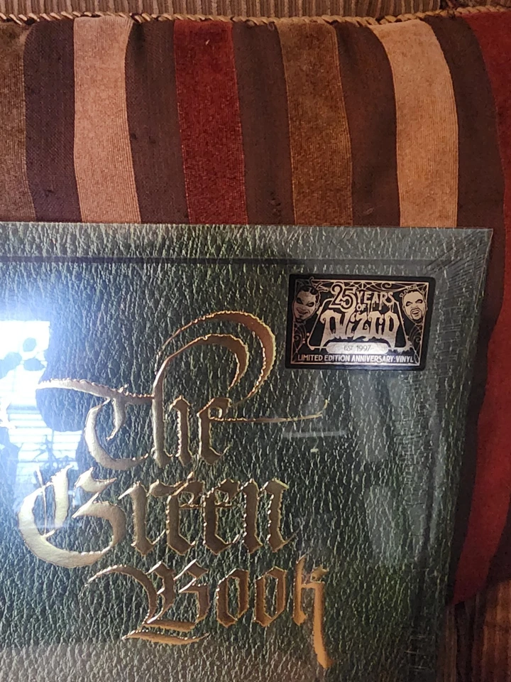 Bundle - Image 2 of 4