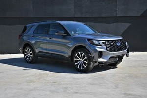 2025 Ford Explorer ST-Line Sport Utility 4D
