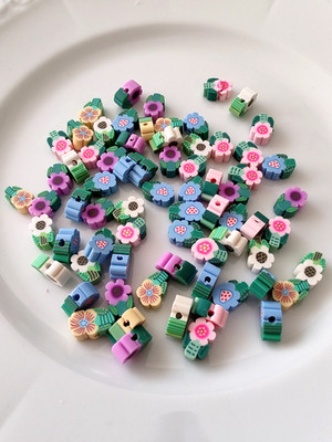 70 Polymer-Clay-Perlen ''Blumen'', Fimo, bunt, 7x11mm, Schmuckherstellung  