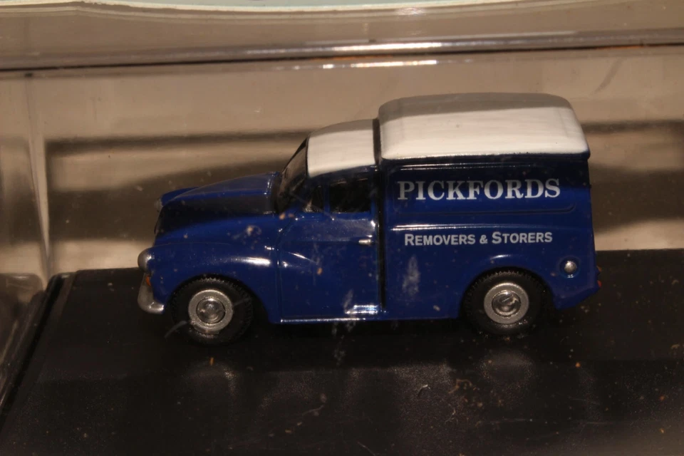 Oxford 1:76 Scale, Morris Panel Van, Pickfords - Image 2 of 4