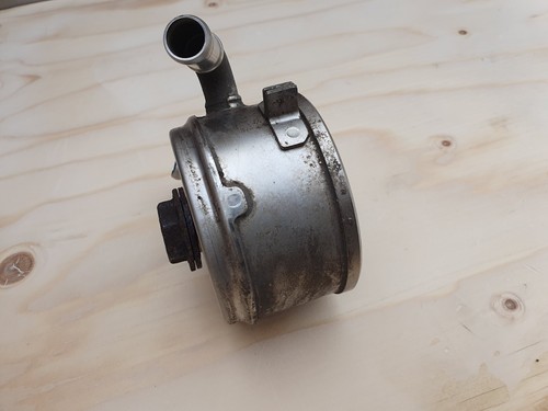 YAMAHA YZF - R1 YZF-R1 5VY 04-06 Engine Oil Cooler - Picture 5 of 9