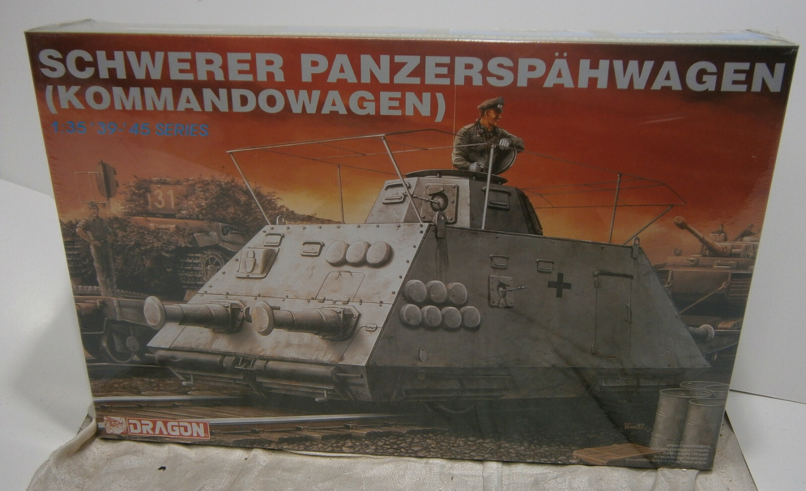 Dragon 1 35 Schwerer Panzerspahwagen train tank Sealed Model Kit Dragon 1 35 Schwerer Panzerspahwagen train tank Sealed Model Kit
