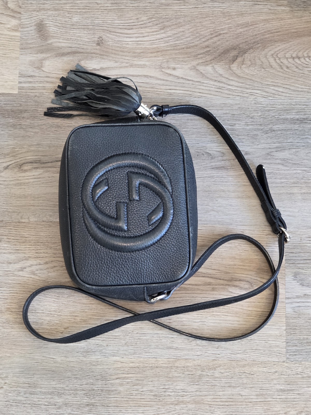 athentic .Borsa a tracolla Gucci Soho Disco in pelle di vitello nera ciottolata.