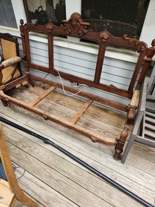 ANTIQUE VICTORIAN EASTLAKE WALNUT MEDALLION BACK SOFA FRAME