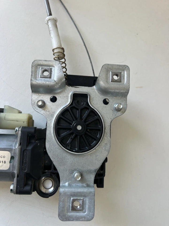 Chevrolet Monte Carlo 2002 puerta delantera izquierda ventana motor fabricante de equipos originales Foto 2 de 4