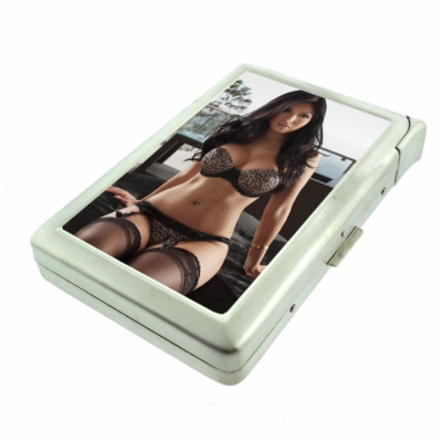 London UK Pin Up Girls D7 100's Size Cigarette Case with Built in Lighter