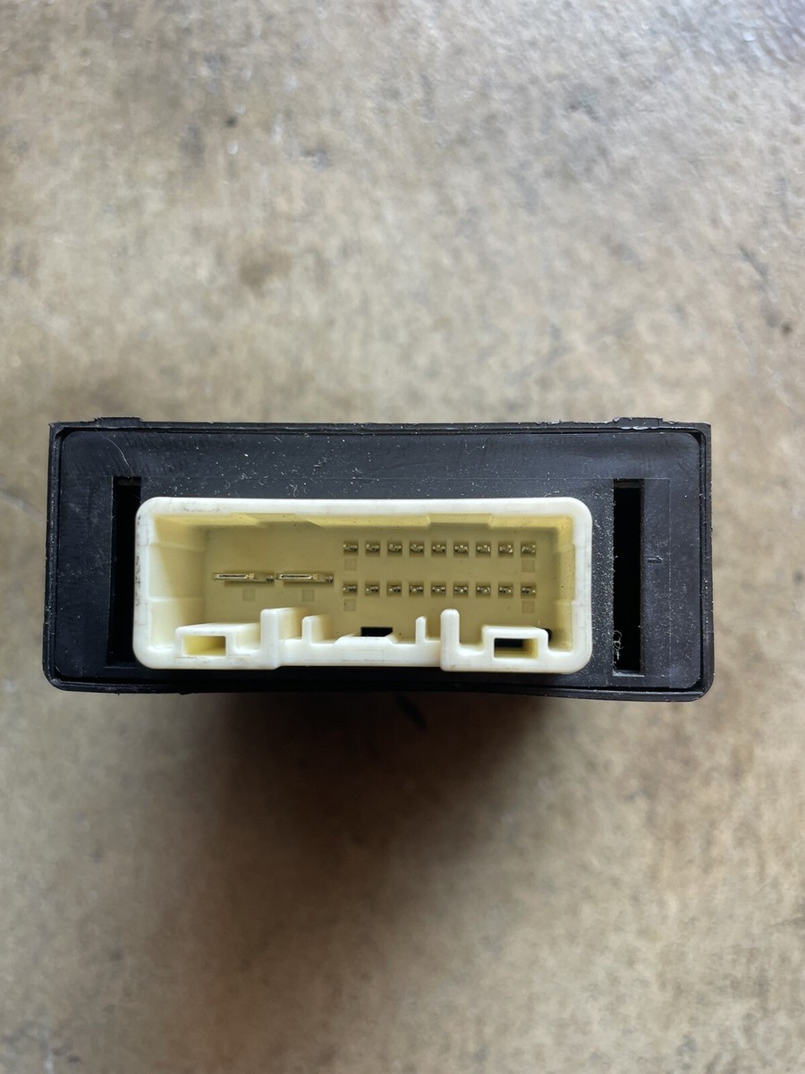 2010 Toyota Corolla Matrix Running Light Relay 82810-02061