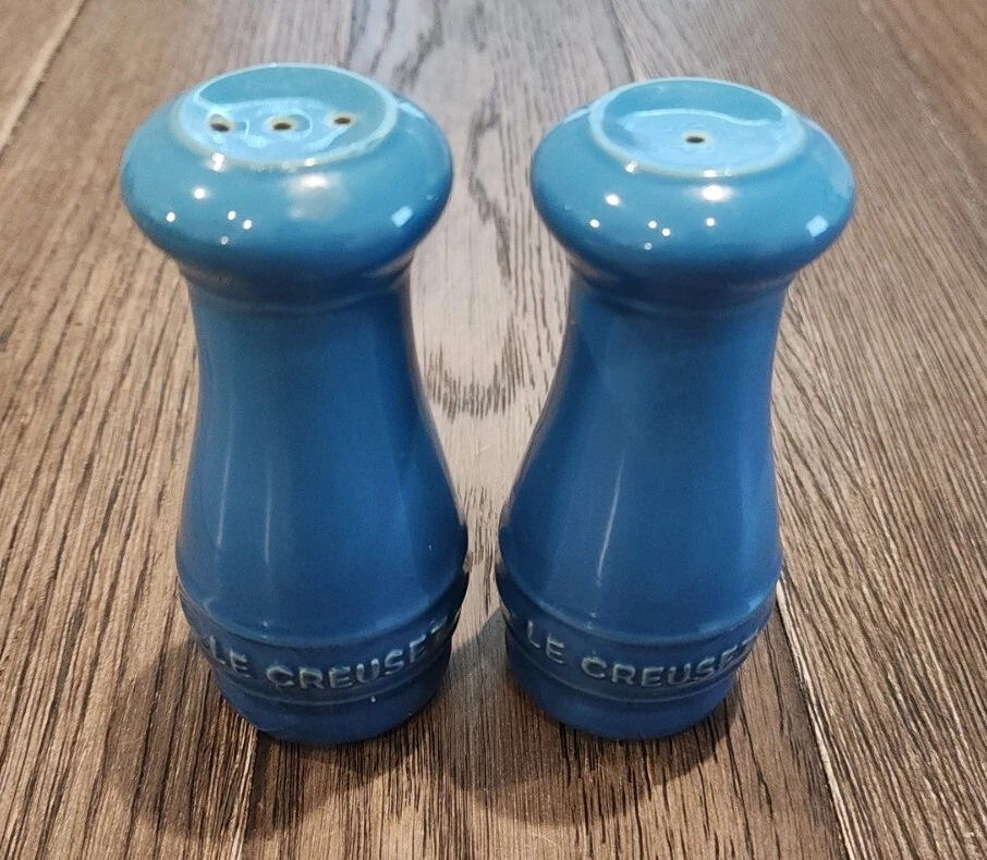 Le Creuset Salt And Pepper Shakers New Light Teal BNIB, 54 OFF