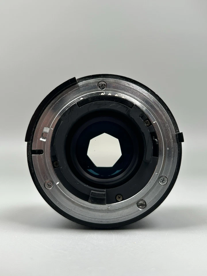 Lente gran angular Nikon AF Nikkor 35 mm f/2 Prime montaje FX DX F - Excelente estado Foto 4 de 4