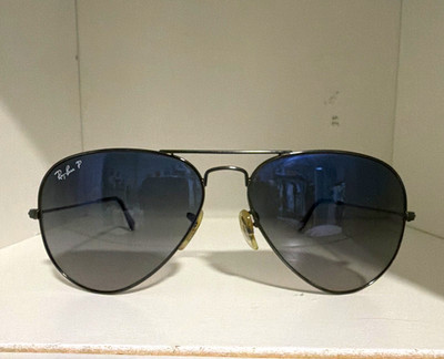 Ray-Ban Men s Aviator Sunglasses Black Metal Frame Gray Gradient Glass Lenses