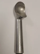 Vintage ZEROLL Roll Dippers Ice Cream Scoop No.16 Made in Maumee, OH, Green end