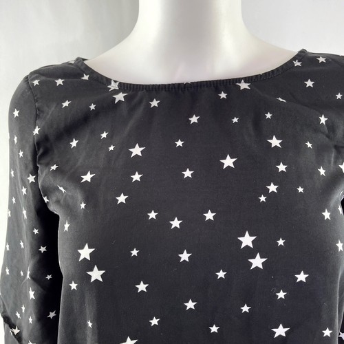 J.O.A. Blusa negra con estampado de estrellas talla S mangas con volantes informal caprichosa - Imagen 2 de 7