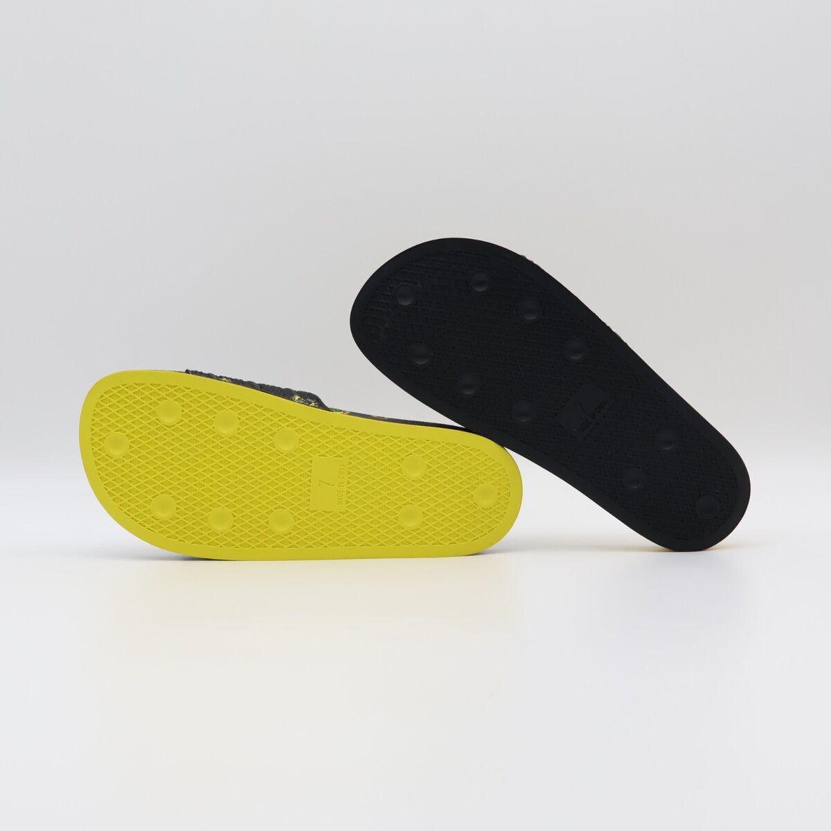 JH6650 Keiichi Tanaami adidas Originals Adilette Tanaami JH6650 Keiichi Tanaami adidas Originals Adilette Tanaami