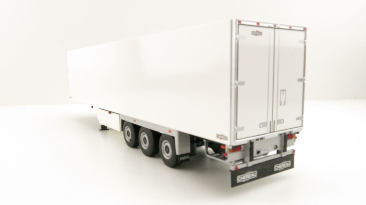 Steyr Truck WSI 1:50 Scale 3-Axle Chereau Refrigerated Trailer In