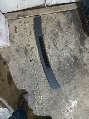 1997 monte carlo 10284852 grill vent under Windshield hood graphite color 