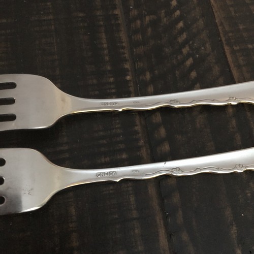Oneida Golden Belle Rose Dinner Fork (2) - Picture 3 of 3