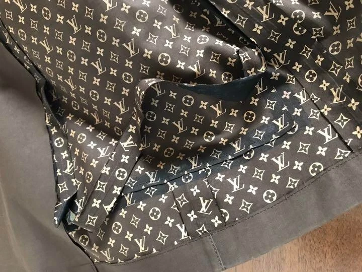 LOUIS VUITTON（LV） Autentico trench Louis Vuitton Monogram Macintosh donna grigio usatoa ta