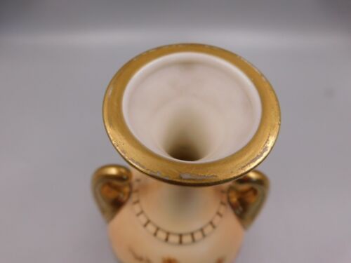 LARGE ROYAL WORCESTER BLUSH IVORY 10 3/4" 27.5cm TWIN HANDLED VASE, circa 1912. - Picture 4 of 5