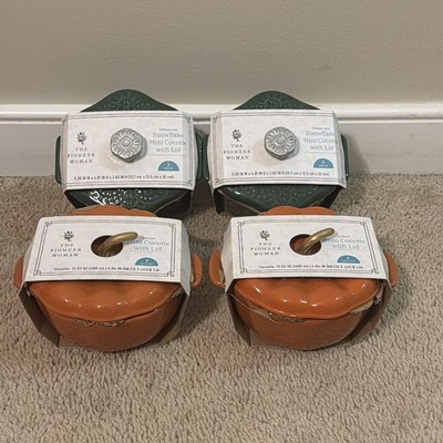 Pioneer Woman Green Snowflake Pumpkin Mini Cocotte With Lid Lot Of 4 Total Sets