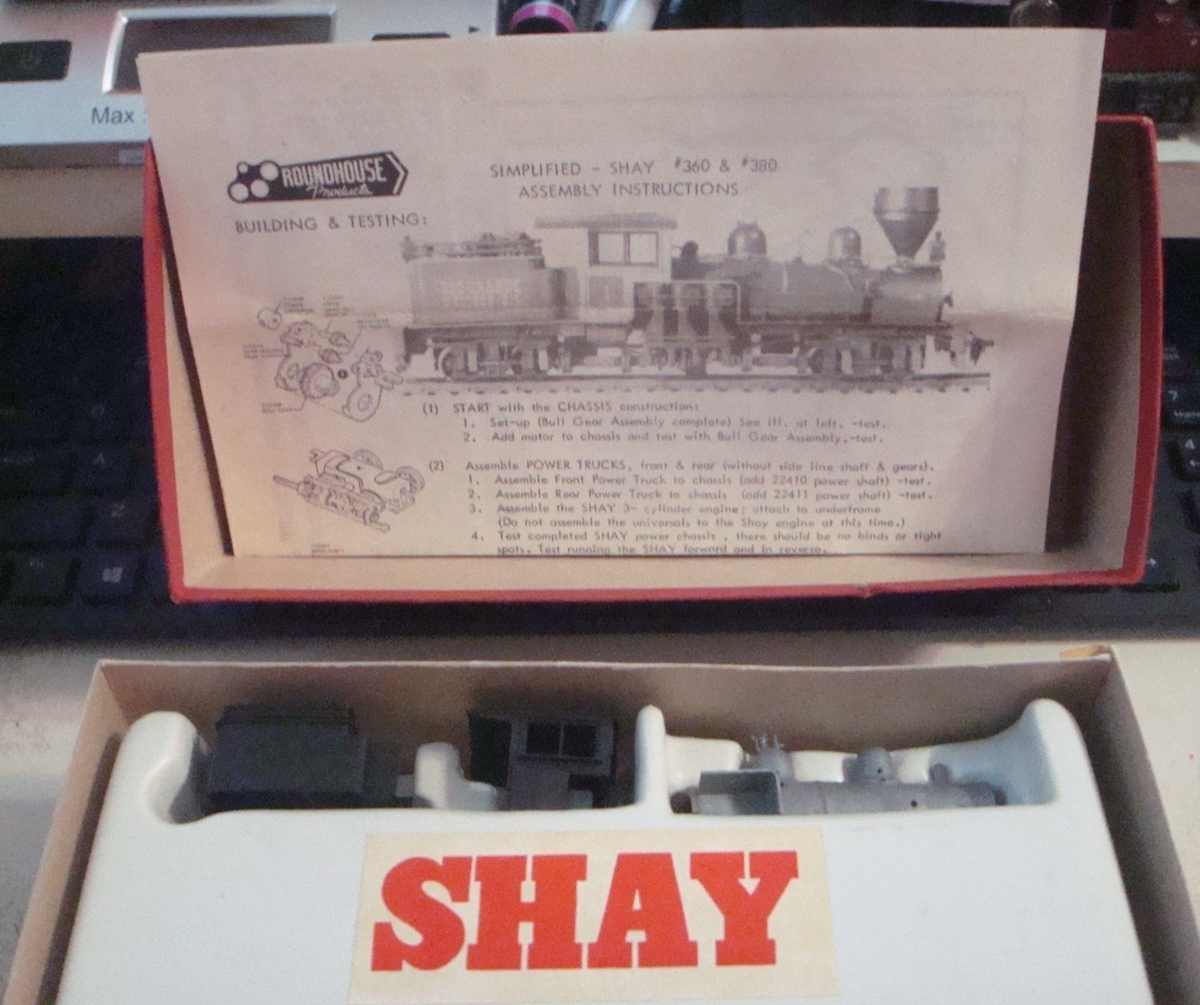 HO. VINTAGE. ROUNDHOUSE. 2 TRUCK SHAY KIT. UNDECORATED. KIT # 360