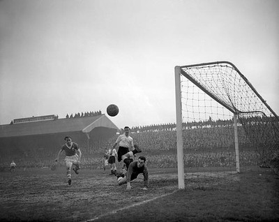 Billy Lloyd Millwall goalkeeper pushes ball clear from one of Birm- Old Photo
