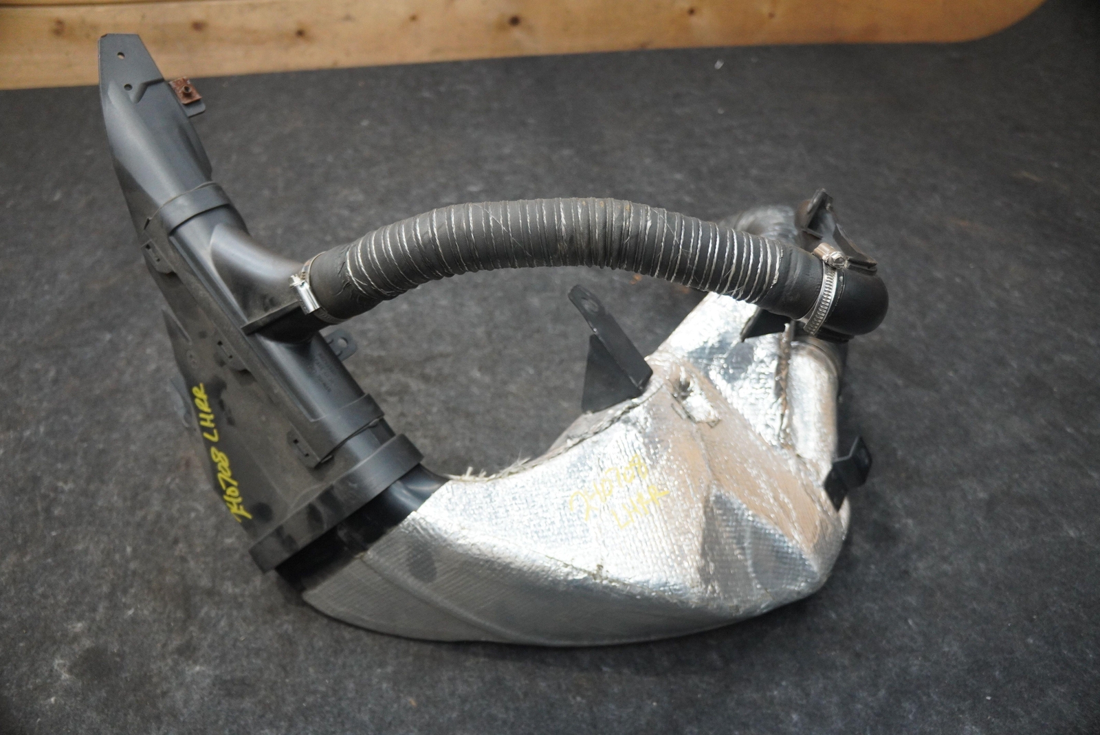 Rear Left Quarter Dual Air Duct Cooling 89200700 OEM Ferrari 488 Challenge 2018