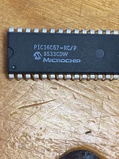 Microchip PIC16C57-RC/P DIP 28 IC