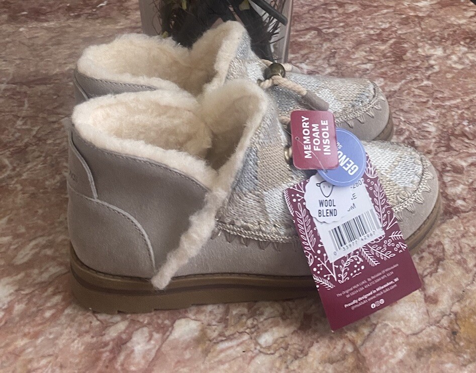 MUK LUKS Women's Ziggy Wilshire Booties – Water-Resistant, Memory Foam Insole, Faux Fur & Wool Lining