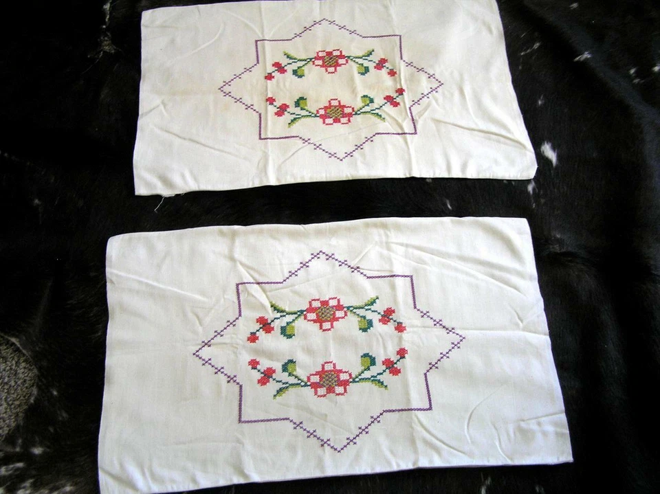 复古艺术与工艺/使命风格标准尺寸刺绣枕套一对 — 第 2/2 张图片