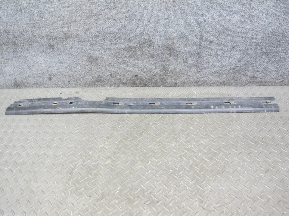 04-08 MAZDA RX8 JUEGO DE 2 MOLDURAS DE PANEL BASCULANTE DE PISO LATERAL OEM Foto 3 de 4