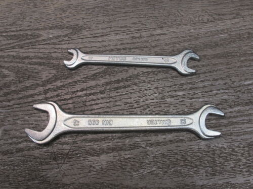 03-08 MERCEDES R230 EMERGENCY SPARE TIRE LIFT JACK WRENCH TOOL KIT OEM - Picture 6 of 16