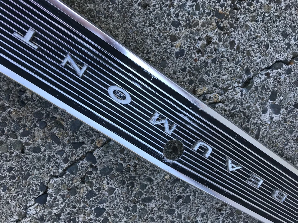 1966 66 PONTIAC BEAUMONT SPORT DELUXE Б/У GM ЗАДНЯЯ ПАНЕЛЬ ОТДЕЛКА МОЛДИНГ OEM - Изображение 3 из 4