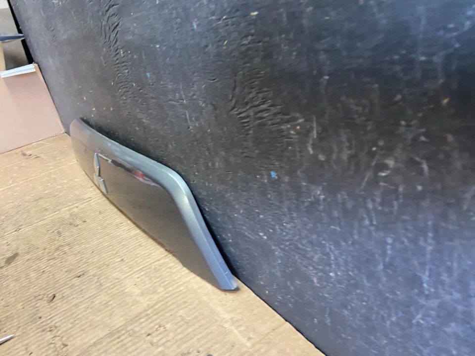 2007 to 2013 Mitsubishi Outlander Rear Hatch Tailgate Trim Molding OEM O6281 DG - Image 2 of 4