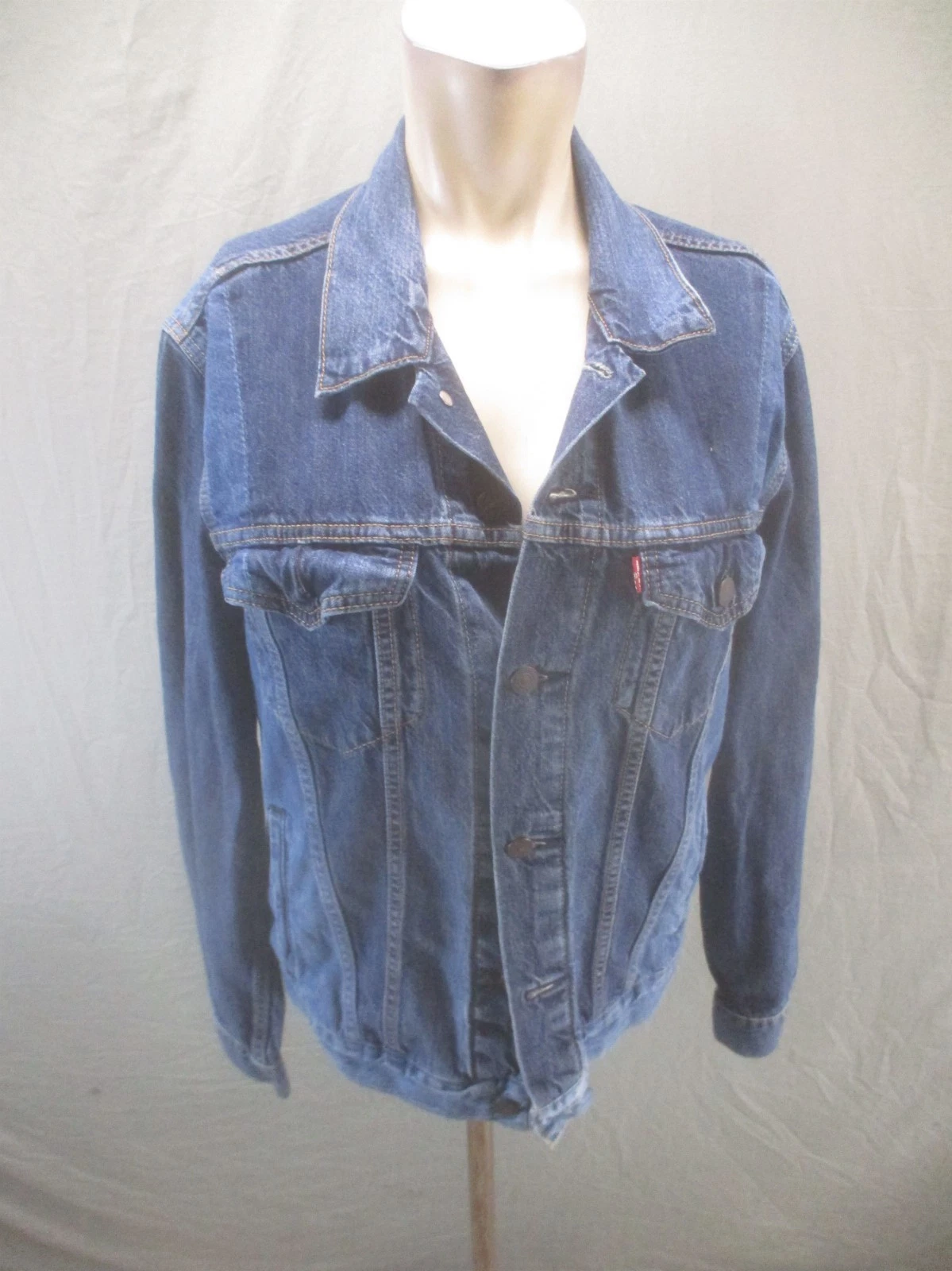 Levis Size M Mens Blue Denim Collared Pockets Long Sleeve Buttons Jacket 951
Opens in a new window o