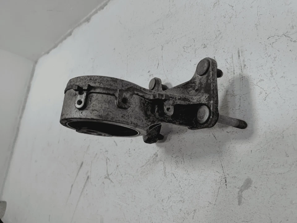 Toyota RAV4 2019-2023 2,5 L AWD motor montaje trasero soporte aislante OEM Foto 2 de 4