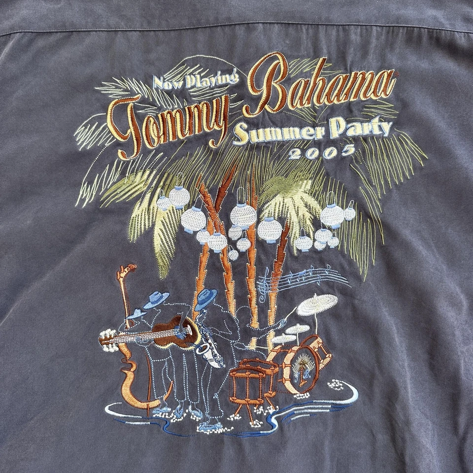 Camisa DE COLECCIÓN Tommy Bahama Para Hombres XL Gris 100% Seda Campamento Aloha Bordada Años 00 Foto 2 de 4