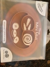 The Mini Mat- placement and plate in Pink