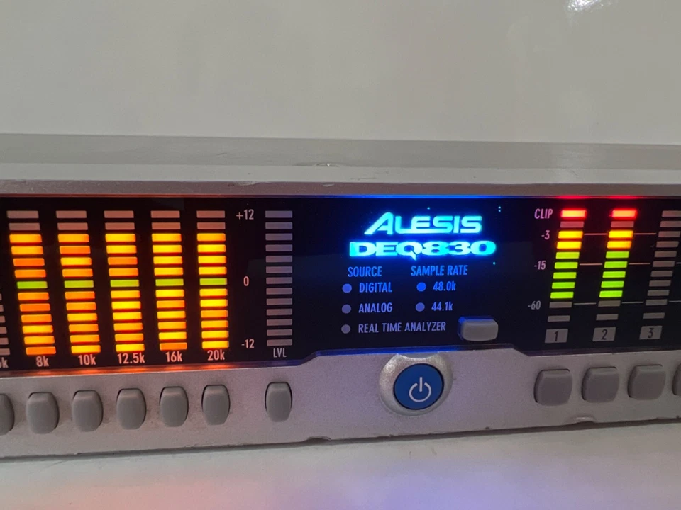 Alesis DEQ830 8 Channel Digital Graphic Equalizer Silver - Image 2 of 4