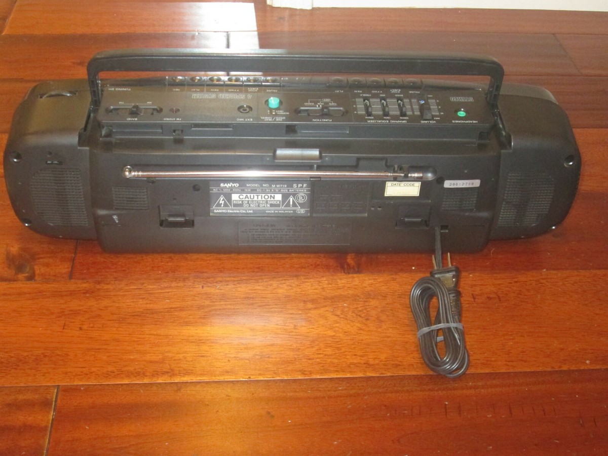 SANYO M W719K Stereo 2 Band Radio AM/FM Cassette Recorder Boombox