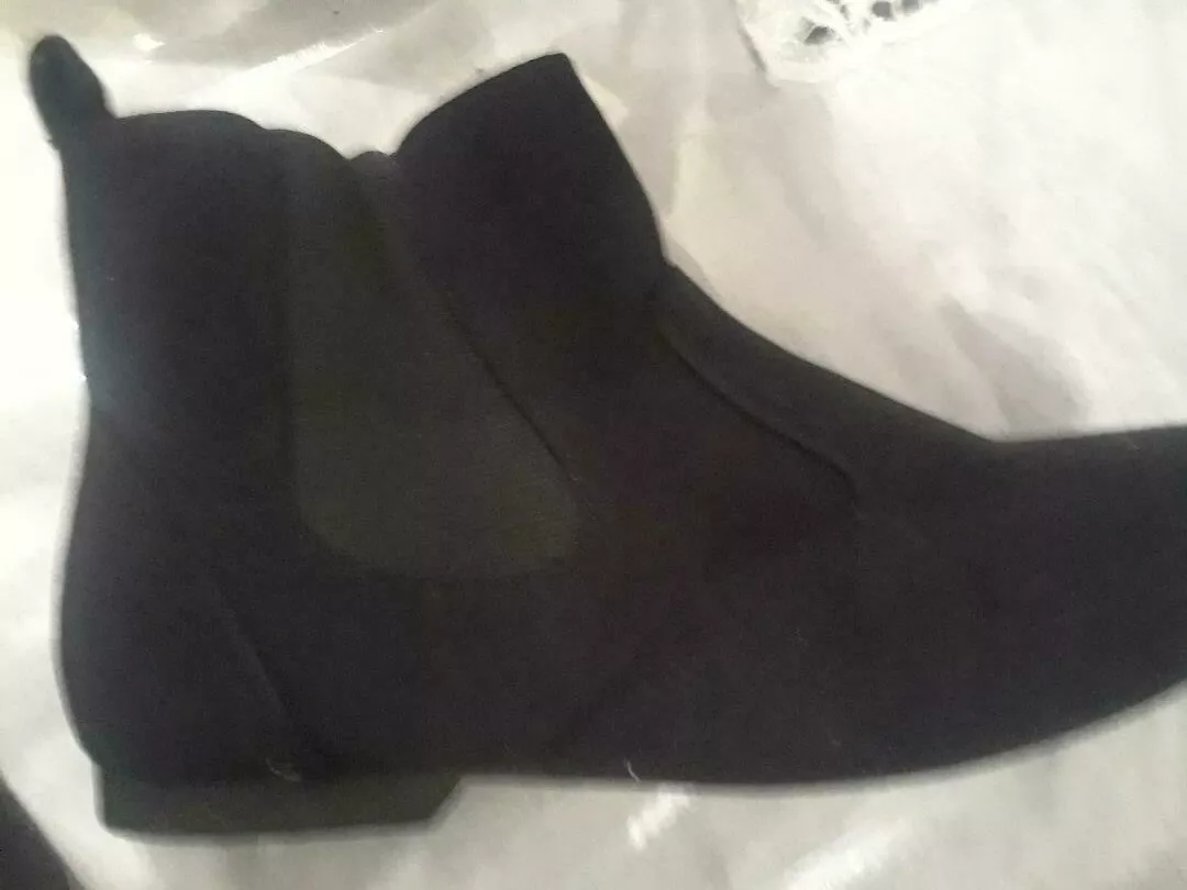 Ladies black top boots size 5
