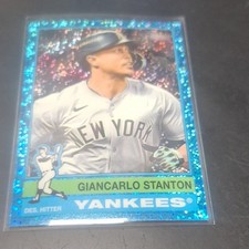Topps 2025 Heritage Sparkle Parallel Giancarlo Stanton #212 Yankees Baseball