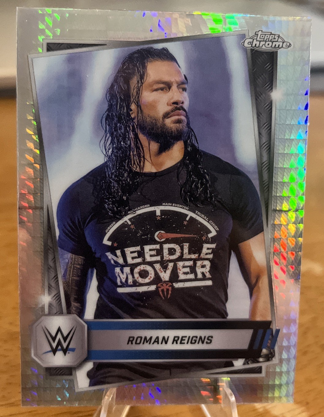 2025 Topps Chrome WWE Roman Reigns #3 Prism-fractor - Wrestlemania - RARE