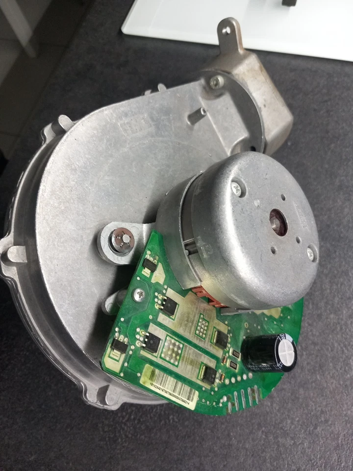 Ventilatore FIME PX130/0049 Caldaie Immergas 1017554 ex 1010659 Victrix 20 35w - Immagine 2 di 4