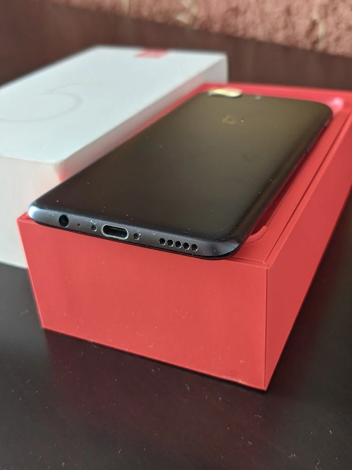 OnePlus 5 Nero Snapdragon Android 15 (Pixel Experience) 6/64GB - Immagine 2 di 4