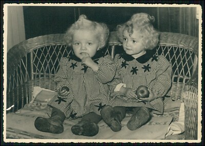 Photo 18x13cm Little Girl Twins Sitting on Bench with Apple in Hand